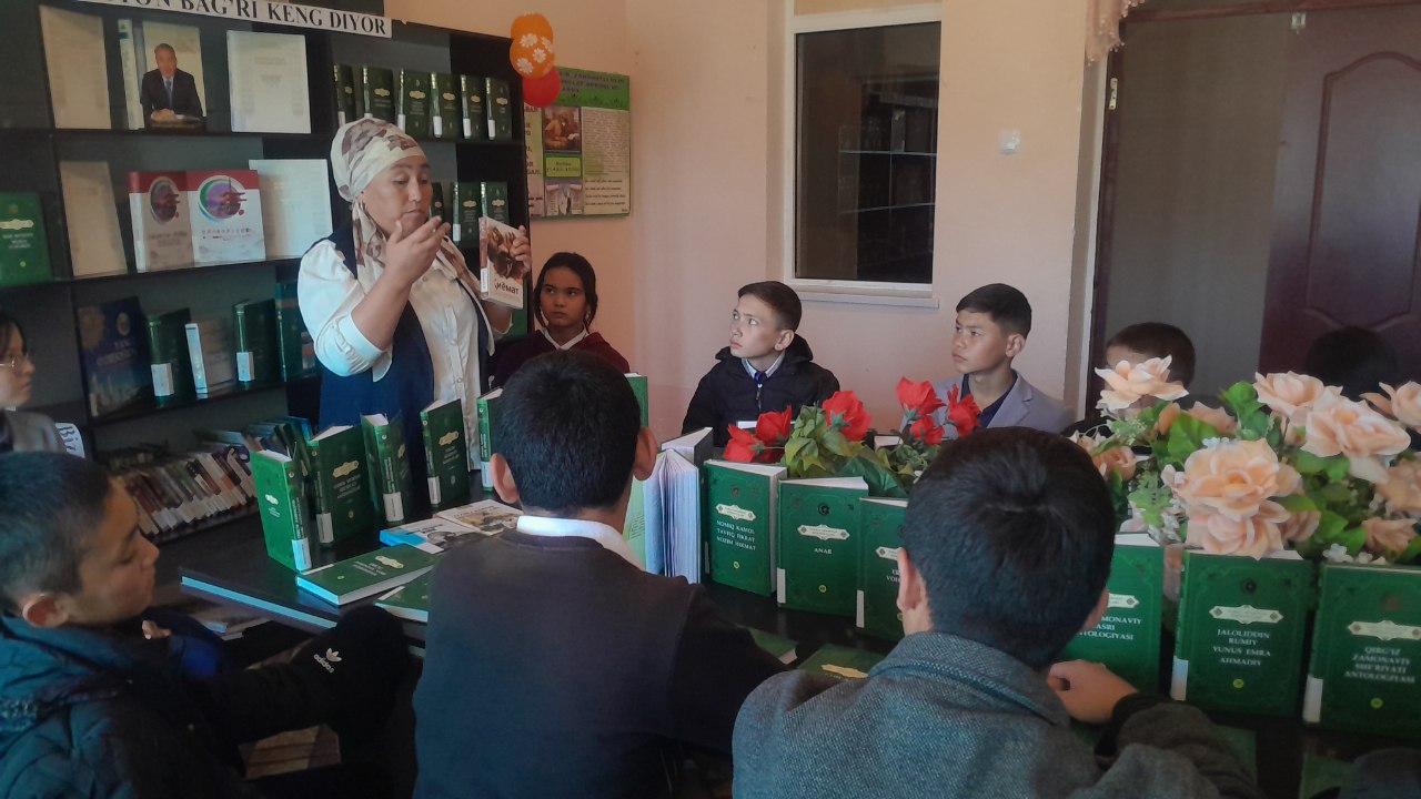 "Kitobxonlik bizni birlashtiradi" shiori ostida davra suhbati tashkil qilindi.